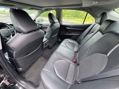 Used 2018 Toyota Camry XSE FWD image 13