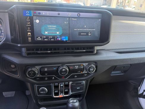 Used 2025 Jeep Wrangler Unlimited Sport AWD/4WD image 14