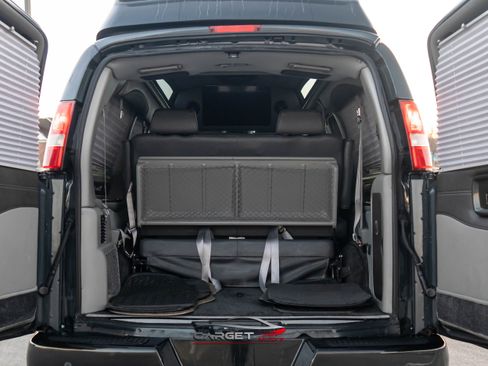 Used 2017 Chevrolet Express 2500 image 44