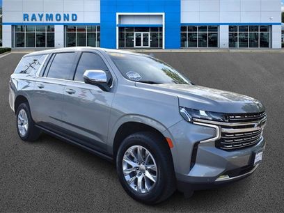 Certified 2023 Chevrolet Suburban Premier w/ Premium Package 2
