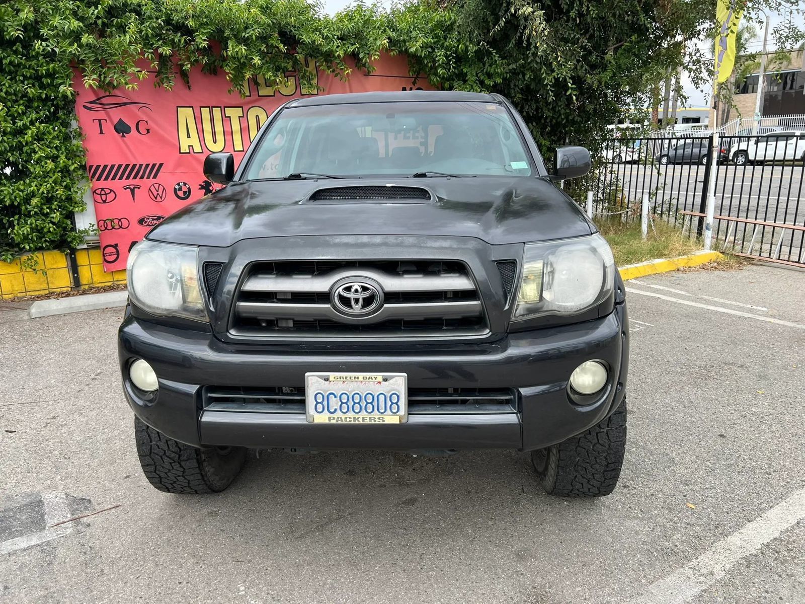 Used 2009 Toyota Tacoma PreRunner w/ TRD Sport Pkg w/JBL Audio RWD image 2