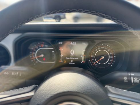 Certified 2025 Jeep Gladiator Sport image 11