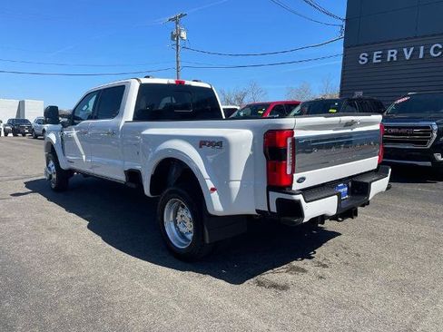 Certified 2024 Ford F450 Platinum w/ FX4 Off-Road Package AWD/4WD image 4