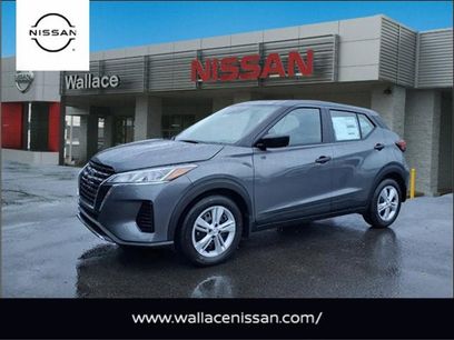 New 2025 Nissan Kicks Play S