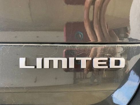 Used 2024 Jeep Grand Cherokee L Limited image 38