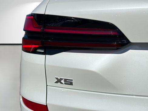New 2026 BMW X5 M60i AWD/4WD image 10