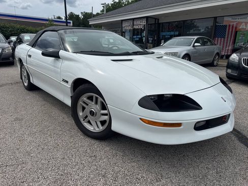 Used 1994 Chevrolet Camaro Z28 RWD image 1