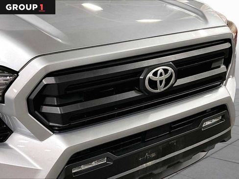 Used 2024 Toyota Tacoma SR5 AWD/4WD image 30