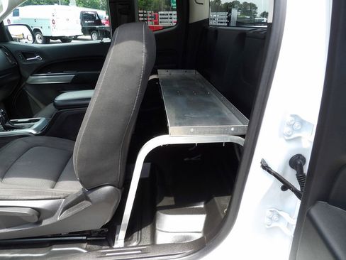 Used 2022 Chevrolet Colorado LT w/ Fleet Safety Package RWD image 28