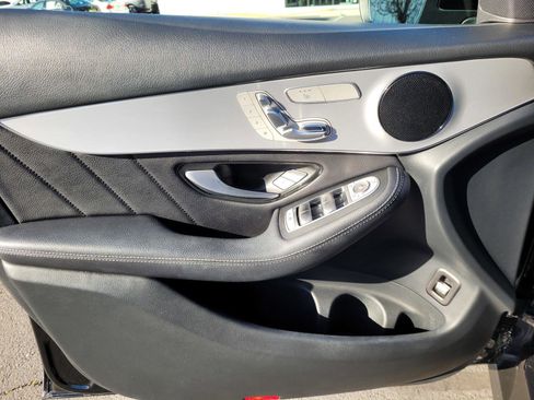 Used 2019 Mercedes-Benz GLC 300 image 21