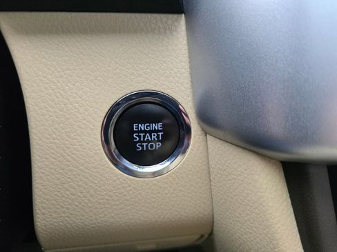 Used 2014 Toyota Highlander Limited Platinum AWD/4WD image 9