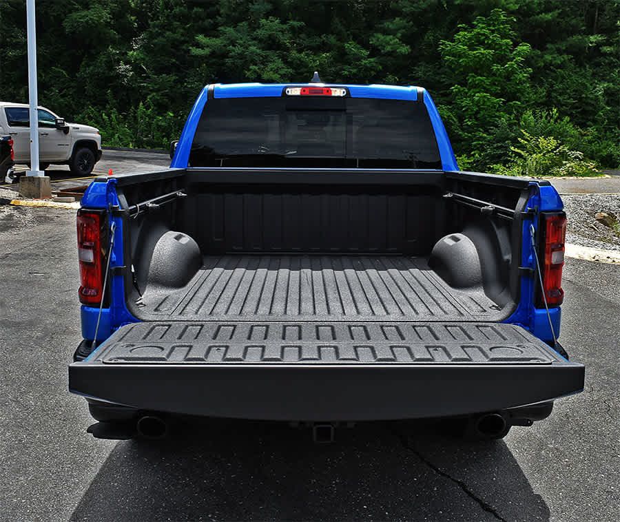 Used 2025 RAM 1500 Warlock AWD/4WD image 8