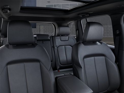 New 2025 Jeep Grand Cherokee Limited w/ Black Appearance Package image 26