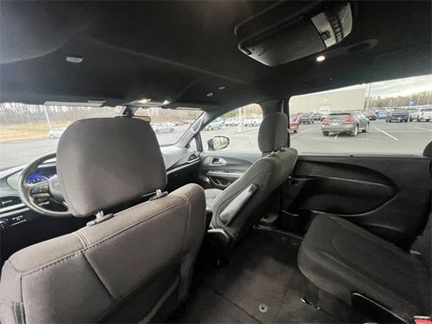 Used 2019 Chrysler Pacifica Touring Plus w/ S Appearance Package image 43