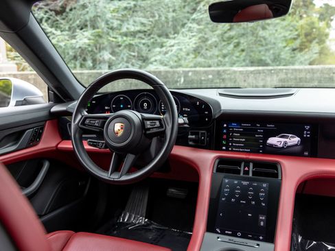 Certified 2021 Porsche Taycan 4S w/ Premium Package AWD/4WD image 38
