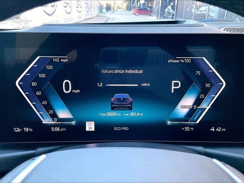 Used 2023 BMW i4 eDrive35 image 25