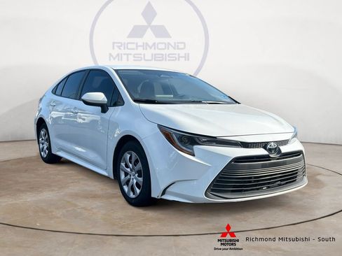 Used 2024 Toyota Corolla LE FWD image 1