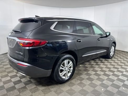 Used 2018 Buick Enclave Essence image 3