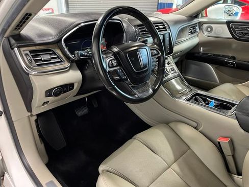 Used 2018 Lincoln Continental Reserve AWD/4WD image 19