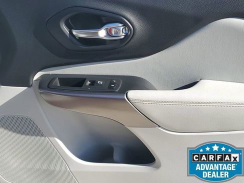 Used 2021 Jeep Cherokee Latitude Lux w/ Sun & Sound Group image 46