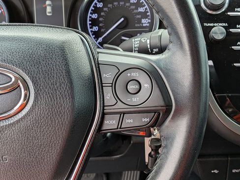 Used 2020 Toyota Camry SE image 20