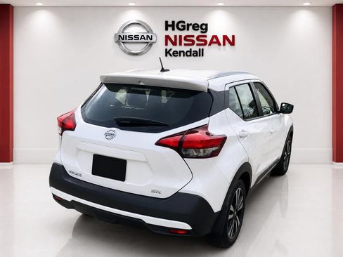Used 2018 Nissan Kicks SR FWD image 4