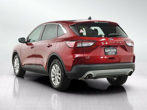 Used 2022 Ford Escape SE w/ Cold Weather Package FWD image 3