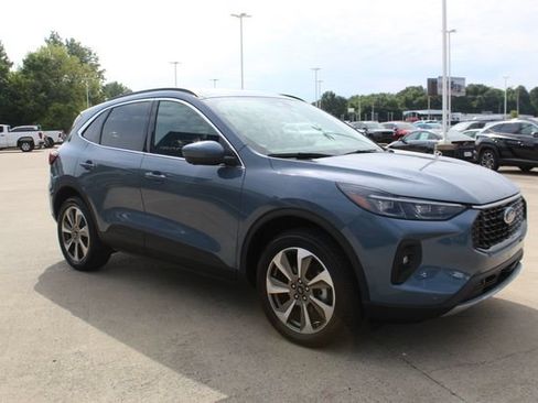 Used 2024 Ford Escape Platinum AWD/4WD image 10