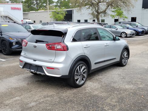 Used 2018 Kia Niro Touring FWD image 6