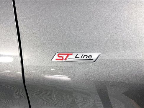 Used 2025 Ford Explorer ST-Line w/ ST-Line Street Pack AWD/4WD image 14