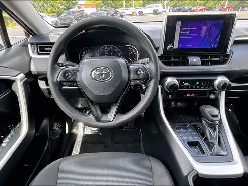 Used 2023 Toyota RAV4 LE AWD/4WD image 5