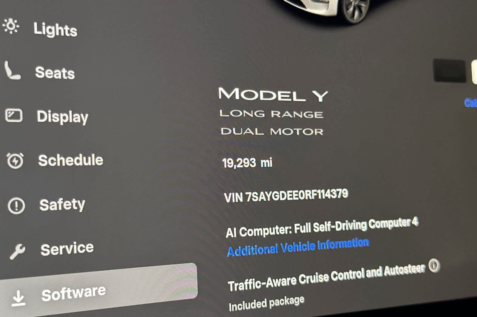 Used 2024 Tesla Model Y Long Range AWD/4WD image 26