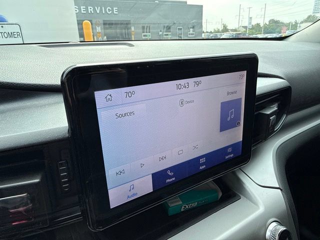 Used 2022 Ford Explorer XLT AWD/4WD image 2