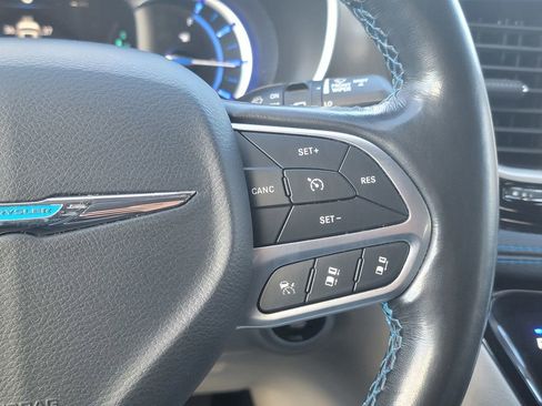 Certified 2021 Chrysler Pacifica Touring-L image 38