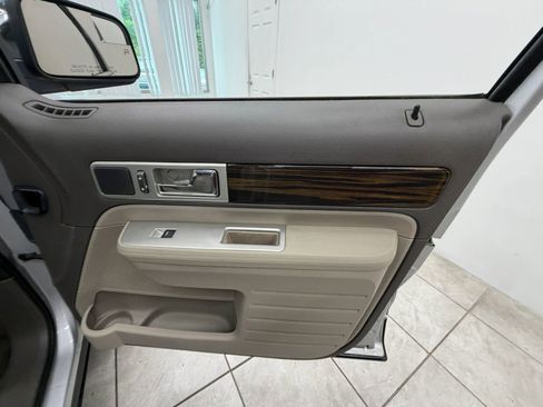 Used 2010 Lincoln MKX 2WD image 20