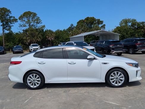 Used 2018 Kia Optima EX w/ Technology Package FWD image 8