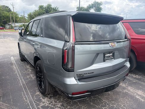 Used 2023 Cadillac Escalade Sport w/ LPO, ONYX Package AWD/4WD image 7