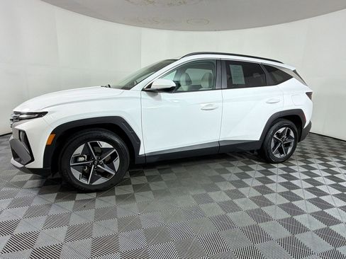 Used 2025 Hyundai Tucson SEL FWD image 18