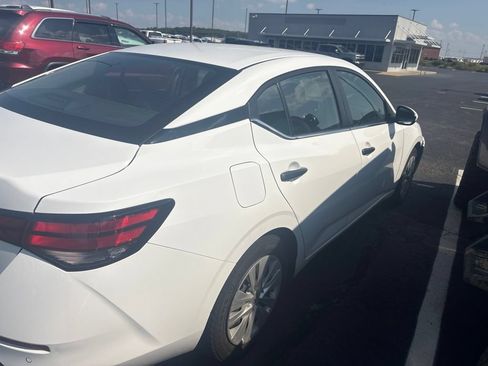 Used 2025 Nissan Sentra S FWD image 4