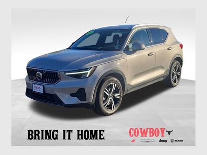 Used 2025 Volvo XC40 B5 Core