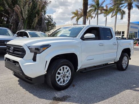Used 2024 Toyota Tacoma SR5 w/ SR5 Upgrade Package image 3