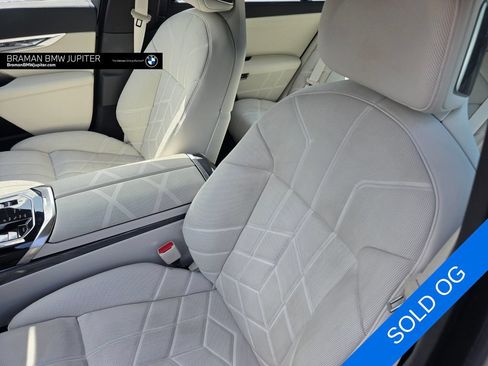 Used 2023 BMW i7 xDrive60 w/ Parking Assistance Package AWD/4WD image 10