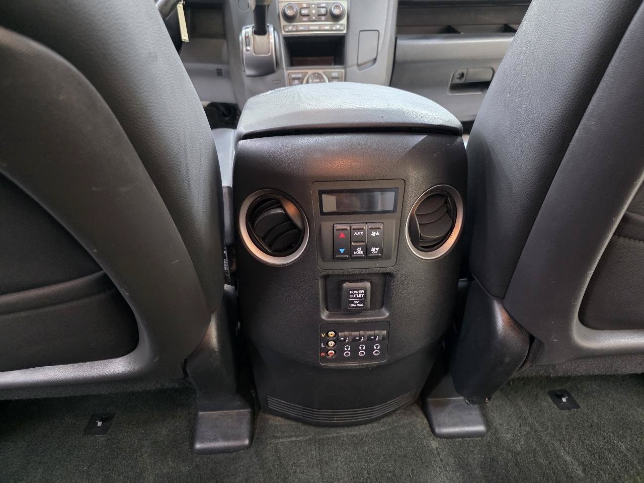 Used 2015 Honda Pilot Touring image 29