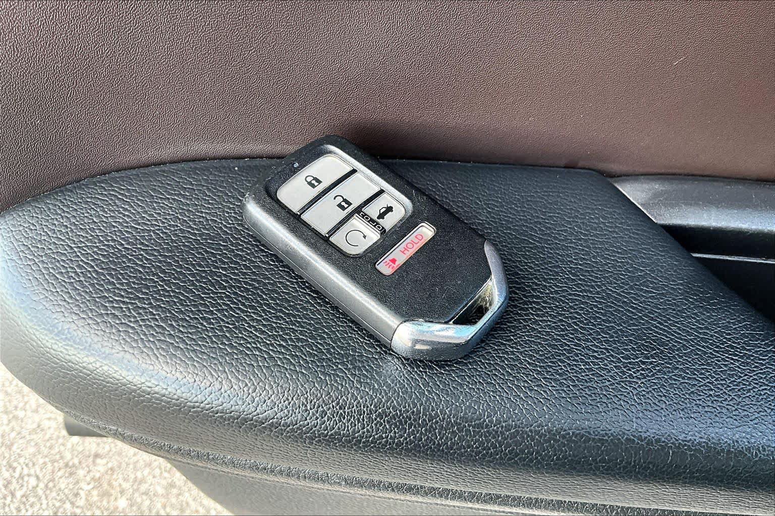 Used 2019 Honda Insight Touring image 14