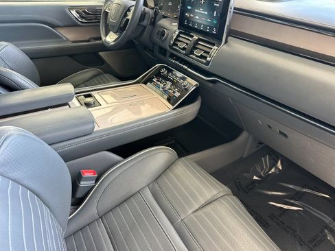 Certified 2020 Lincoln Navigator Black Label w/ Cargo Convenience Package AWD/4WD image 16