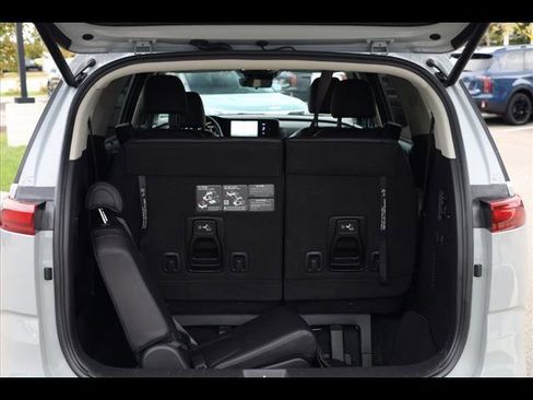 Used 2024 Kia Carnival SX image 28