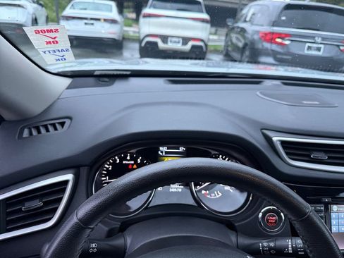 Used 2016 Nissan Rogue SL w/ SL Premium Package image 26