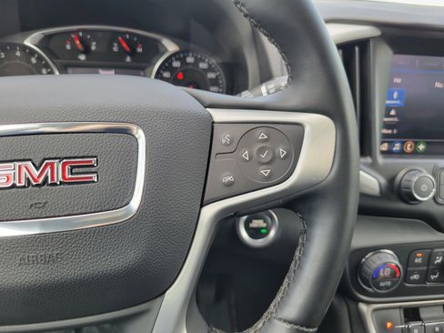 Used 2023 GMC Terrain SLT w/ Tech Package FWD image 21