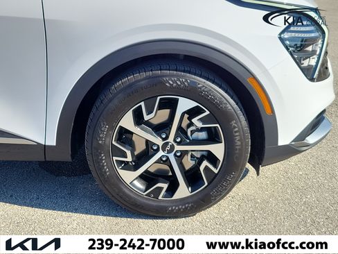 Certified 2025 Kia Sportage EX w/ Premium Package FWD image 7