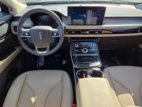 Certified 2021 Lincoln Nautilus Standard w/ Equipment Group 101A image 16